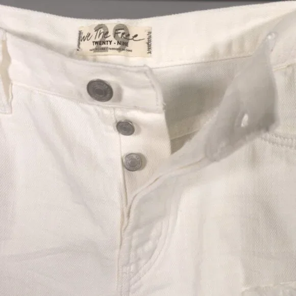 NWT FREE PEOPLE LOVING GOOD VIBRATIONS Denim Shorts Cutoff Distressed White 29